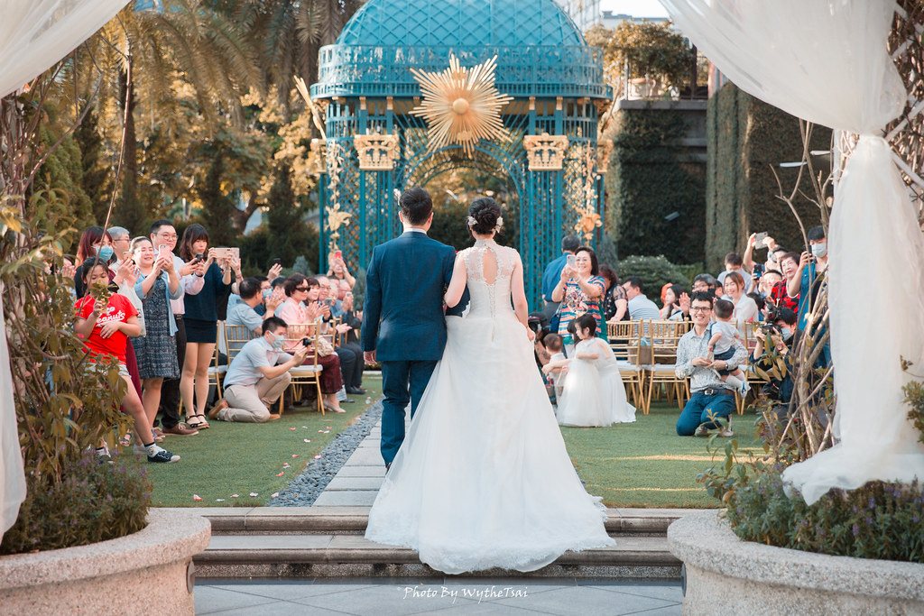 婚禮 進場 背影